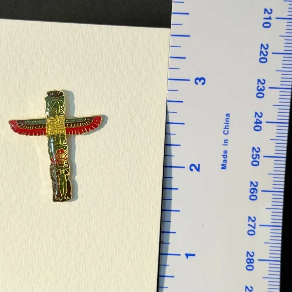 Vintage Totem Pole Enamel Lapel Pin Gold Tone Native Northwest Style J3062